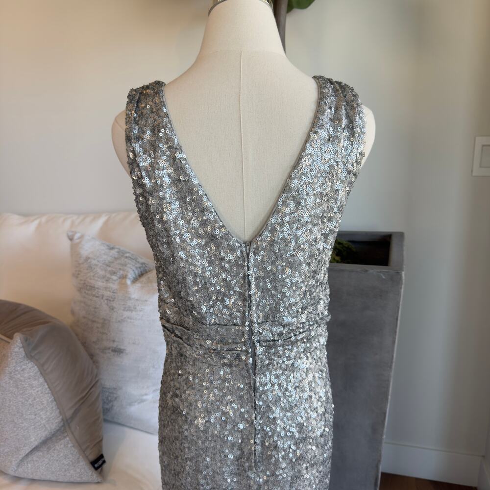Badgley Mischka Silver Sequin Gown Size 6 Elegant Sleeveless Formal Dress - Picture 5 of 8